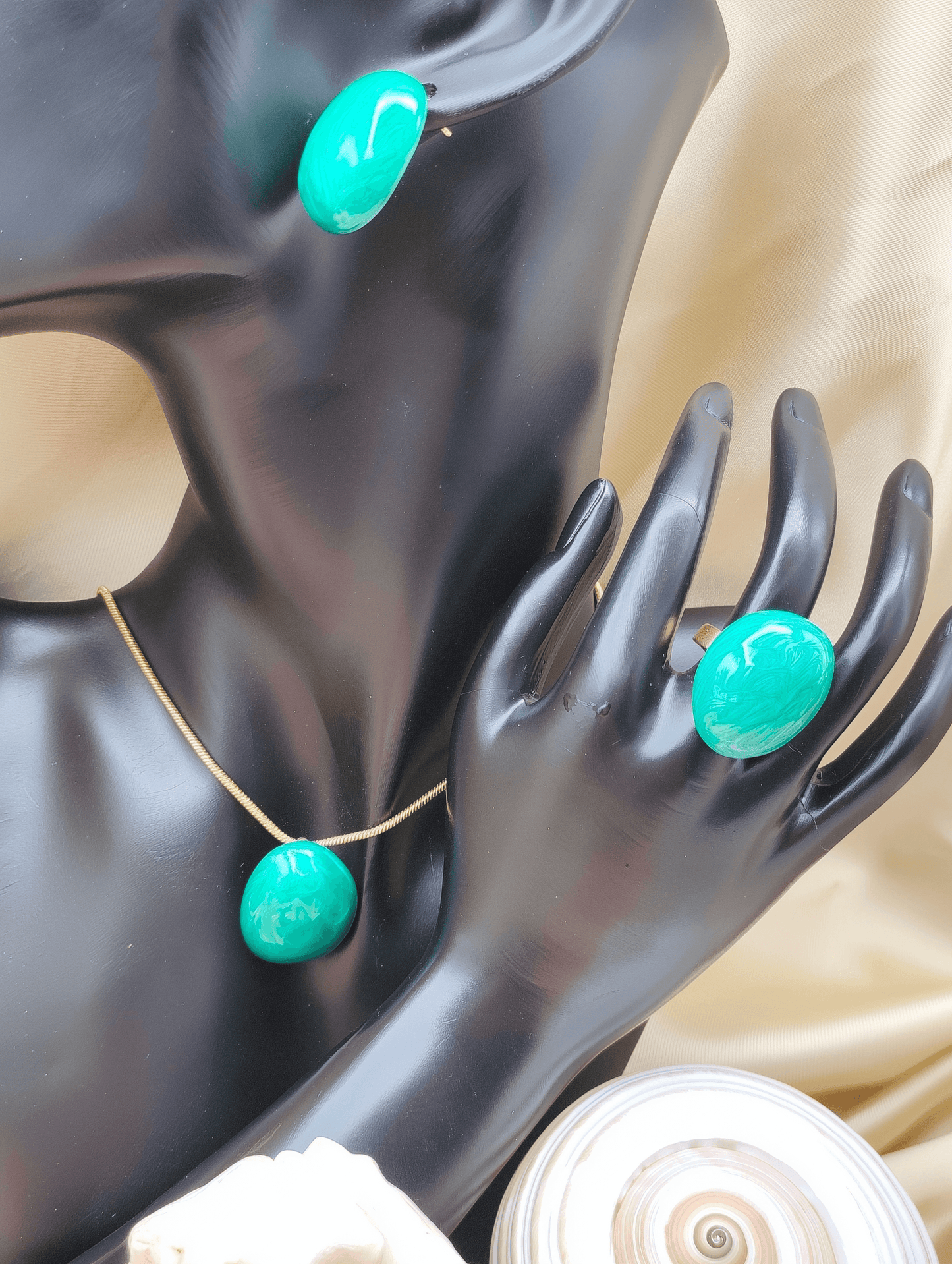 Pearl Whispers - Joudella