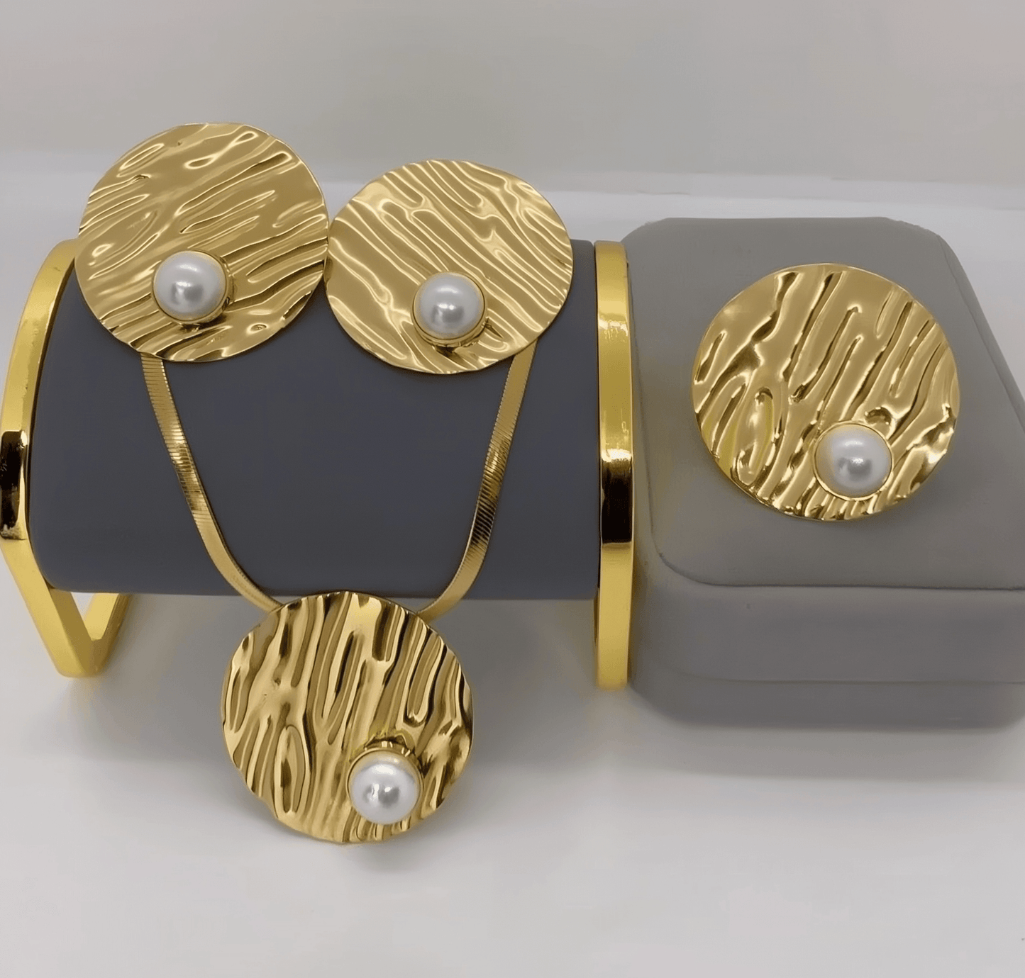 Golden Echo - Joudella