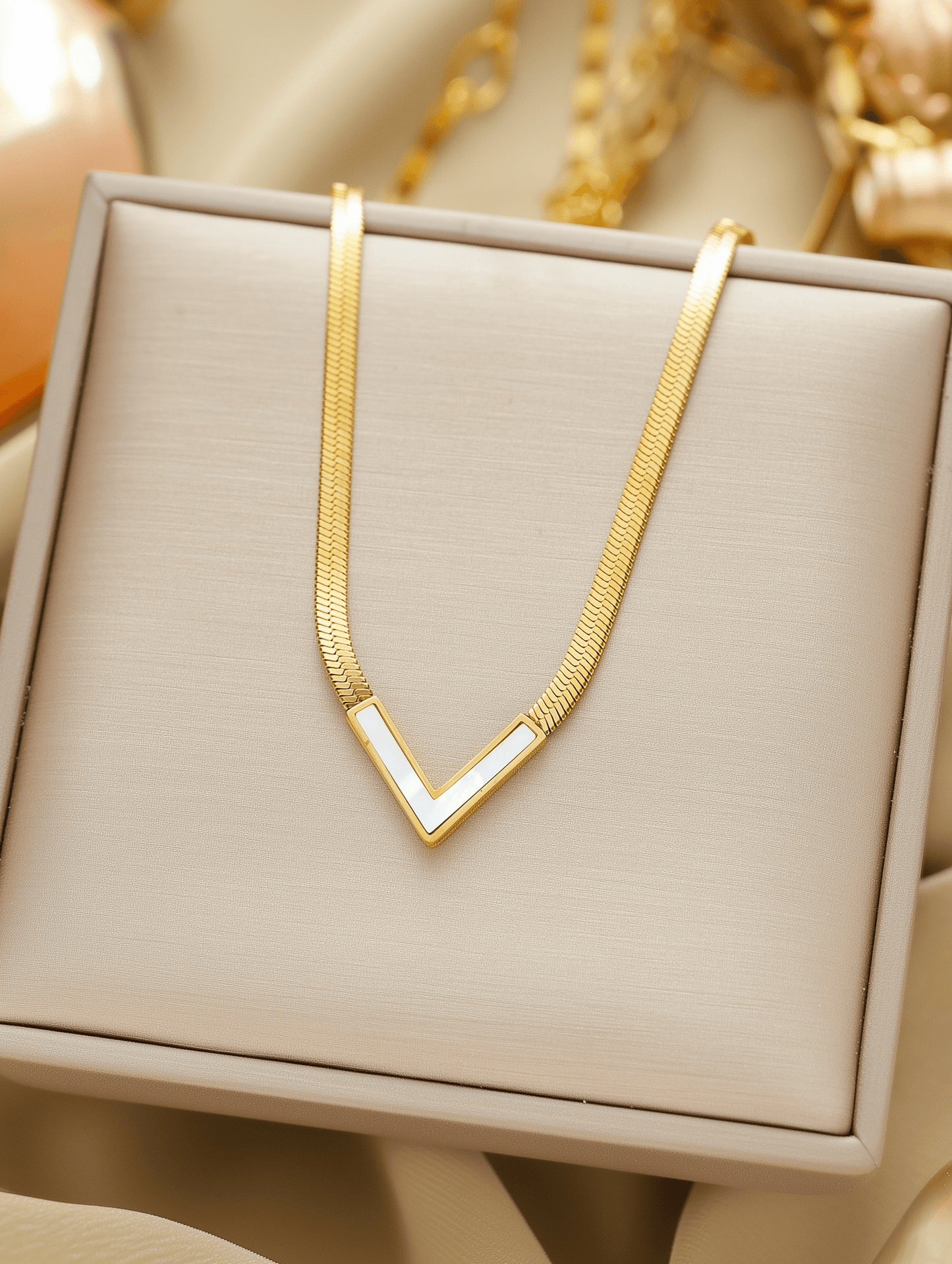 Linea V Necklace - Joudella